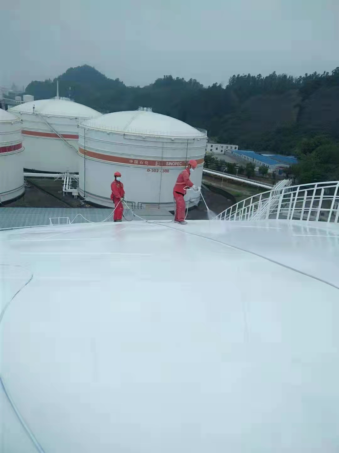 弘方涂料科技-新昌石化十万立方油库，储罐外壁防腐