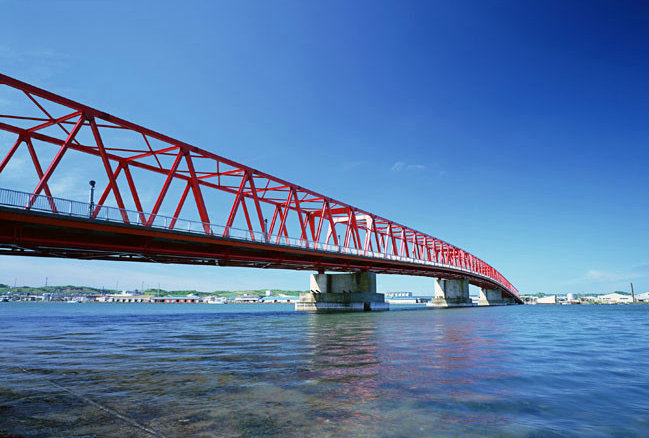 氟碳漆涂装对桥梁有重要保护作用