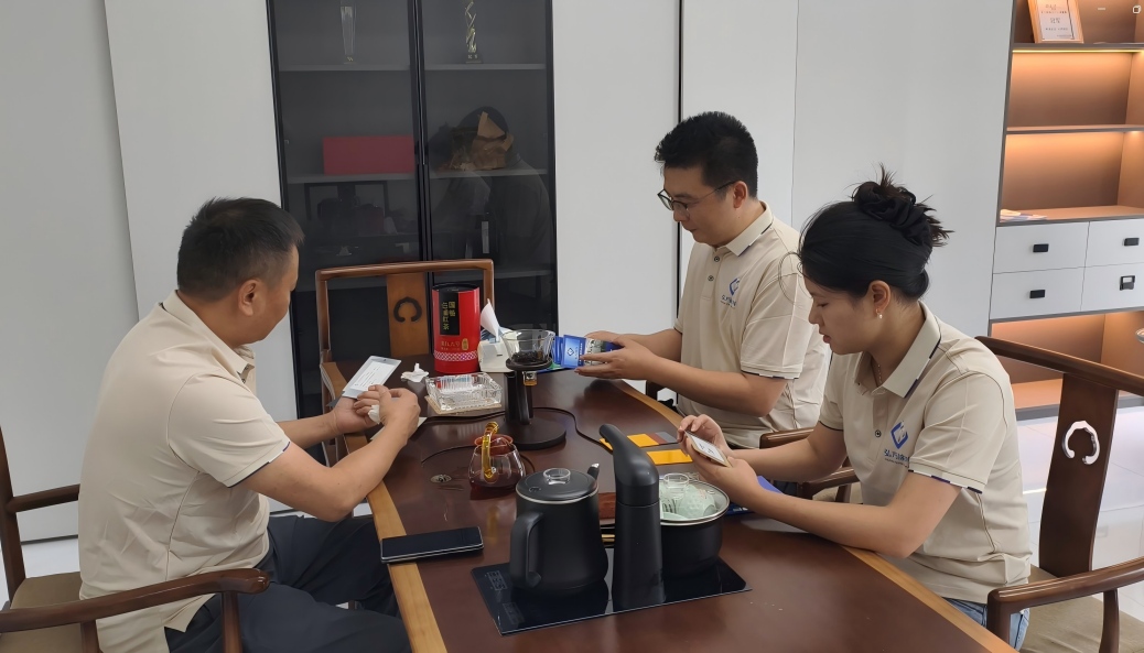 广东弘方涂料科技有限公司技术人员研讨 广东弘方涂料科技有限公司技术人员研讨